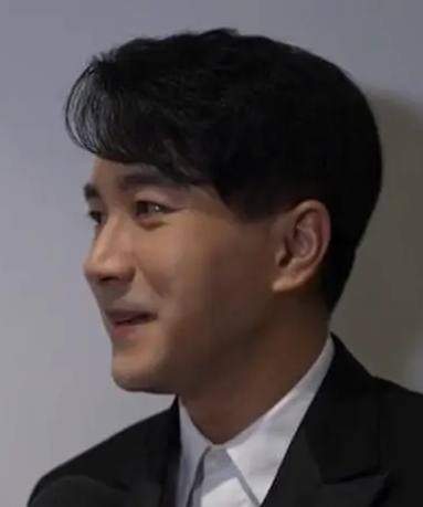 华晨宇整容_刘恺威整容后遗症_娱乐圈没整过容的明星