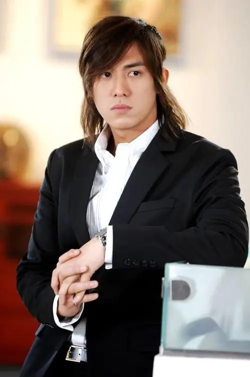 吴尊文莱富豪家族_吴尊退出娱乐圈了吗_陈楚河家庭背景