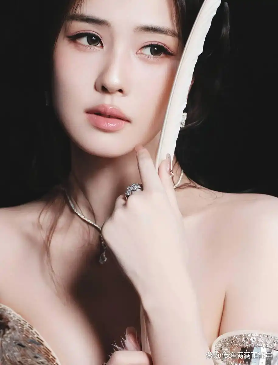 身材焦虑女明星_女明星穿抹胸_性感女明星讨论