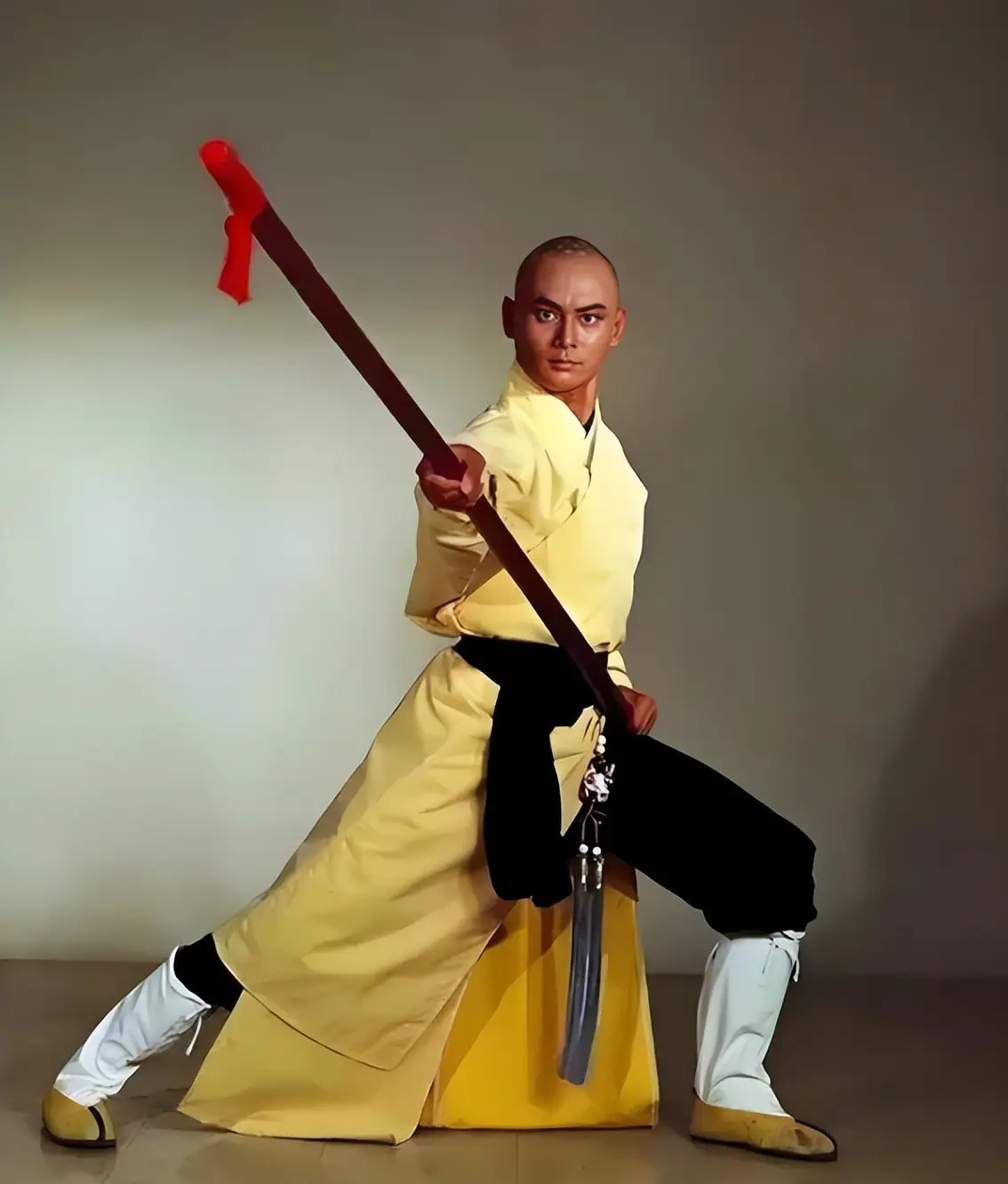 娱乐圈老演员凄凉_蓝洁瑛演艺生涯悲剧_张少华晚年凄凉经历